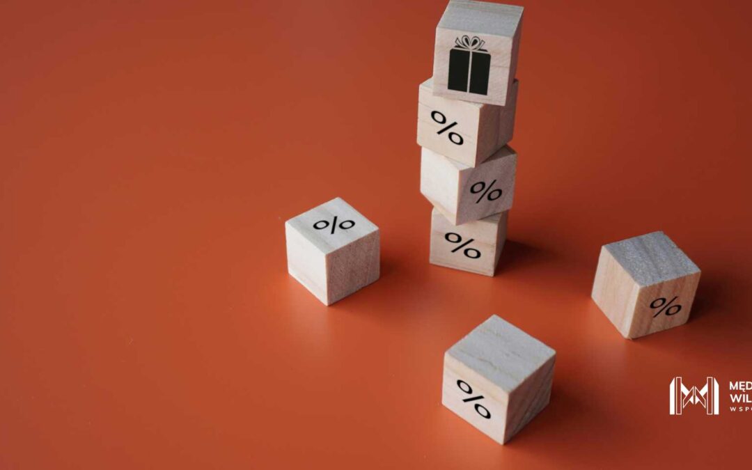 Kalkulator i harmonogram spłat kredytu używane do obliczenia proporcjonalnego zwrotu prowizji bankowej.