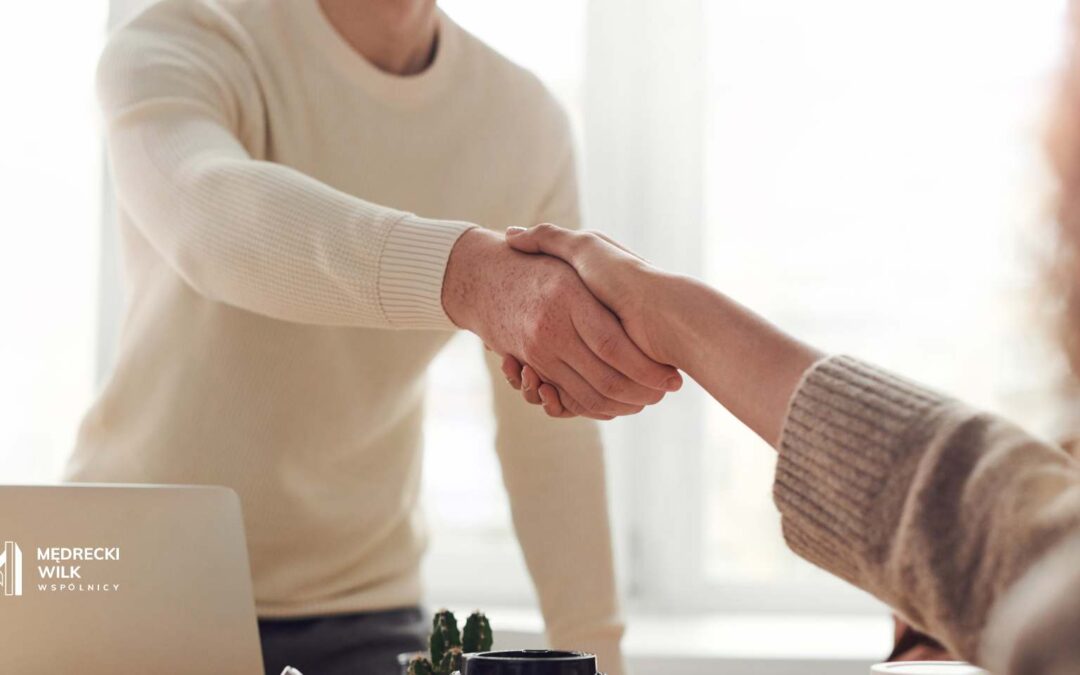 Negocjacje ugody kredytowej z bankiem – wsparcie pełnomocnika i możliwe korzyści.