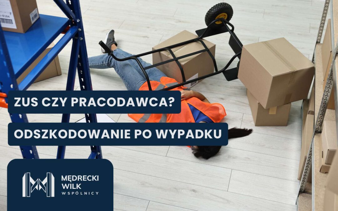 Wypadekw pracy na magazynie, poszkodowany leżący na ziemi, napis "ZUS czy pracodawca? Odszkodowanie po wypadku"