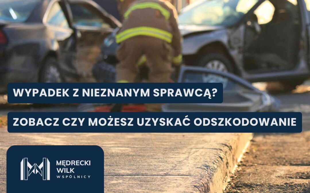 Miejsce wypadku drogowego z udziałem uszkodzonych samochodów i służb ratunkowych – grafika dotycząca odszkodowania po wypadku z nieznanym sprawcą.
