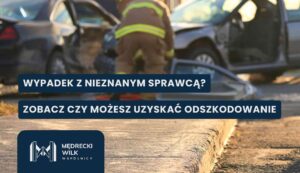Miejsce wypadku drogowego z udziałem uszkodzonych samochodów i służb ratunkowych – grafika dotycząca odszkodowania po wypadku z nieznanym sprawcą.