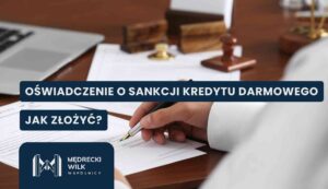 Close-up of hands signing papers on a desk, with a dark blue banner showing Polish text about a free credit loan declaration.